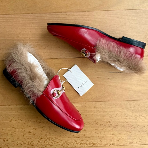 Gucci Red Leather Flats with Brown Lamb Fur and Gold Hardware - Picture 2 of 7